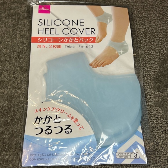Daiso Skincare Daiso Silicone Heel Covers Light Pastel Blue